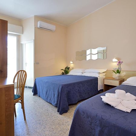 Hotel Oltremar B&B Cattolica Luaran gambar