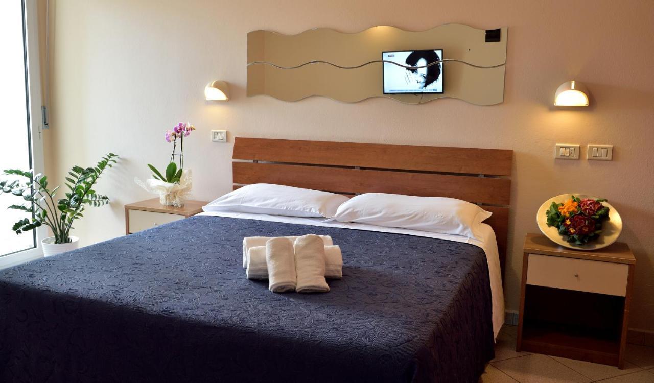 Hotel Oltremar B&B Cattolica Luaran gambar