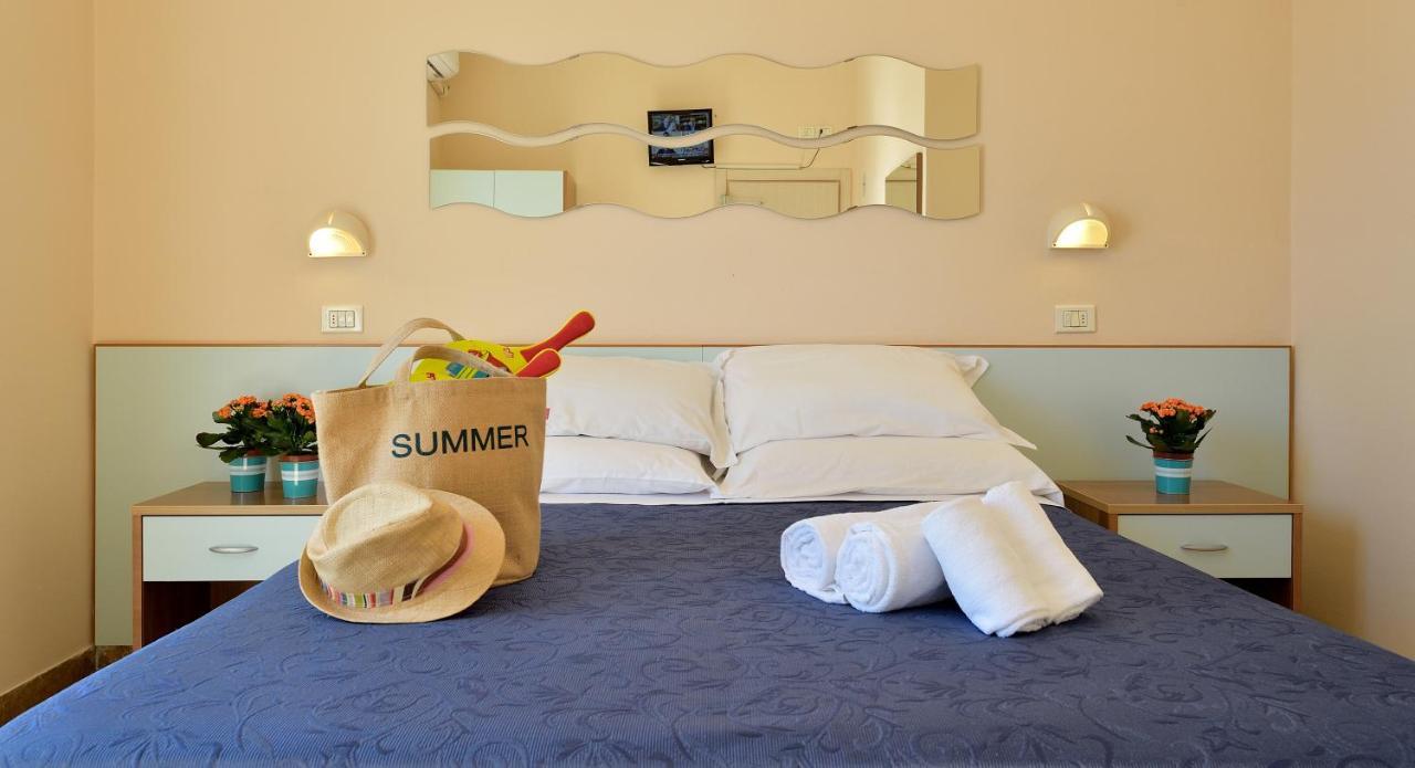 Hotel Oltremar B&B Cattolica Luaran gambar