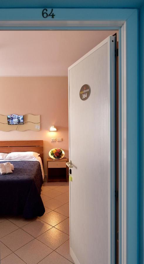 Hotel Oltremar B&B Cattolica Luaran gambar