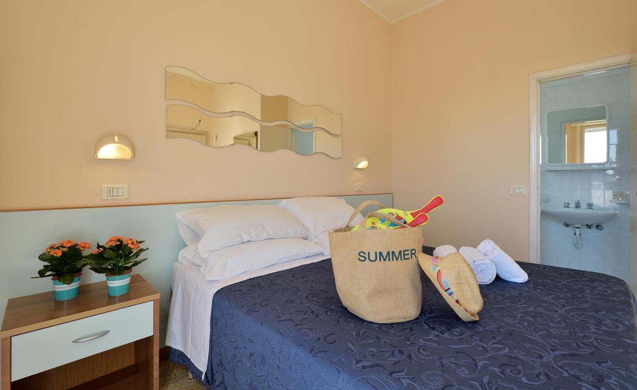 Hotel Oltremar B&B Cattolica Luaran gambar