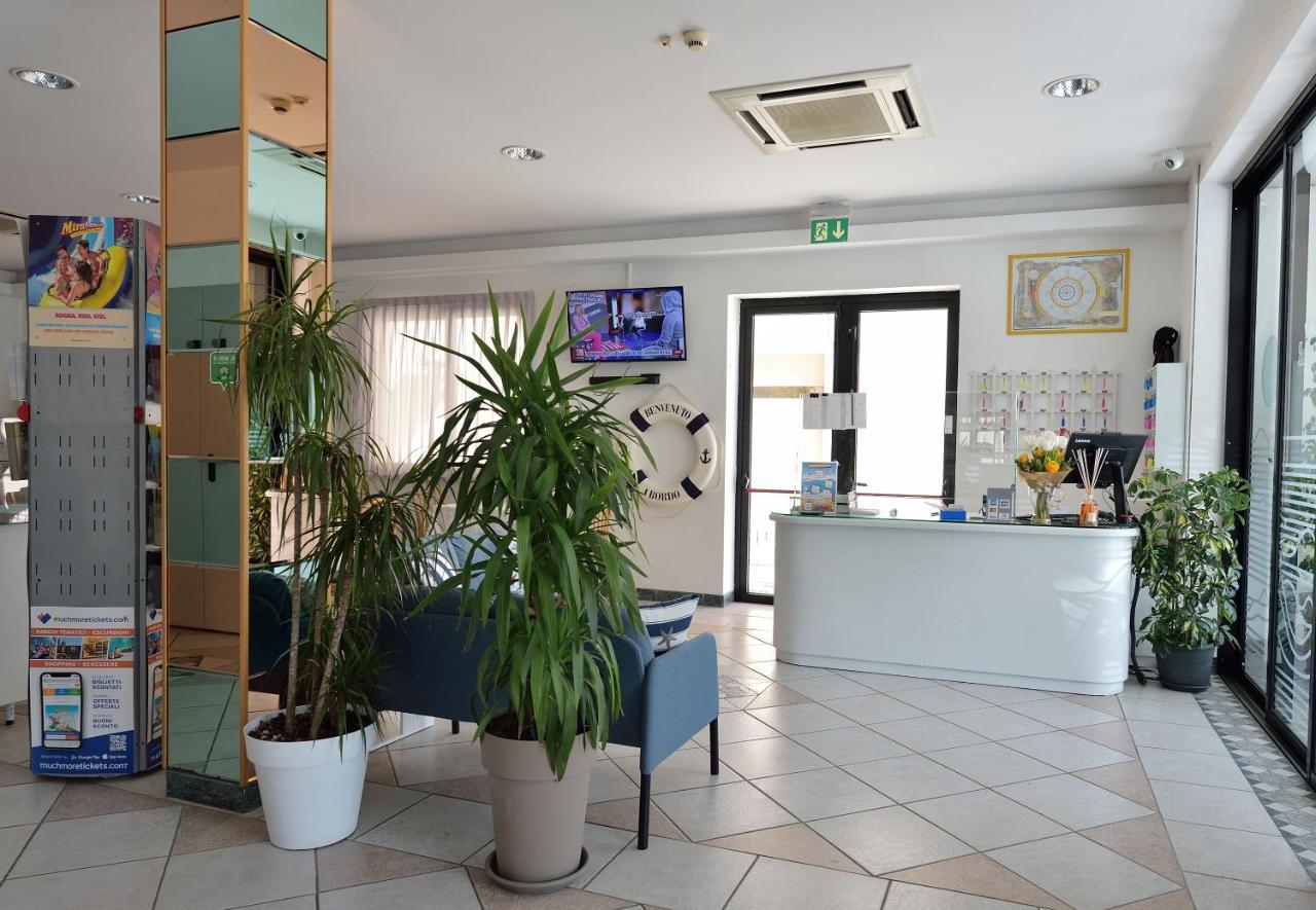 Hotel Oltremar B&B Cattolica Luaran gambar