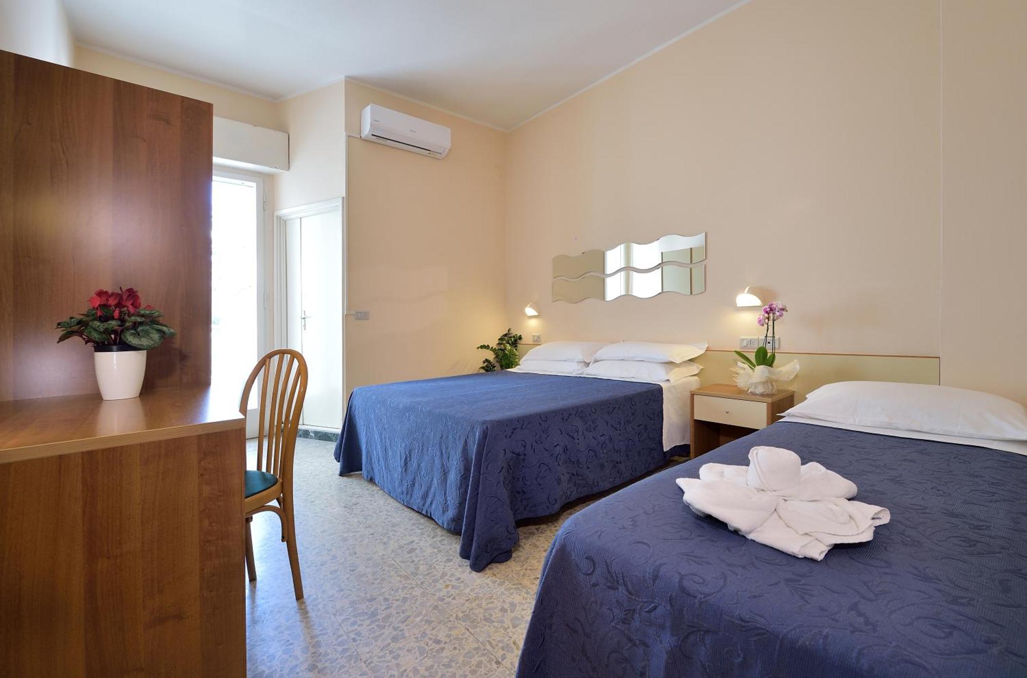 Hotel Oltremar B&B Cattolica Luaran gambar