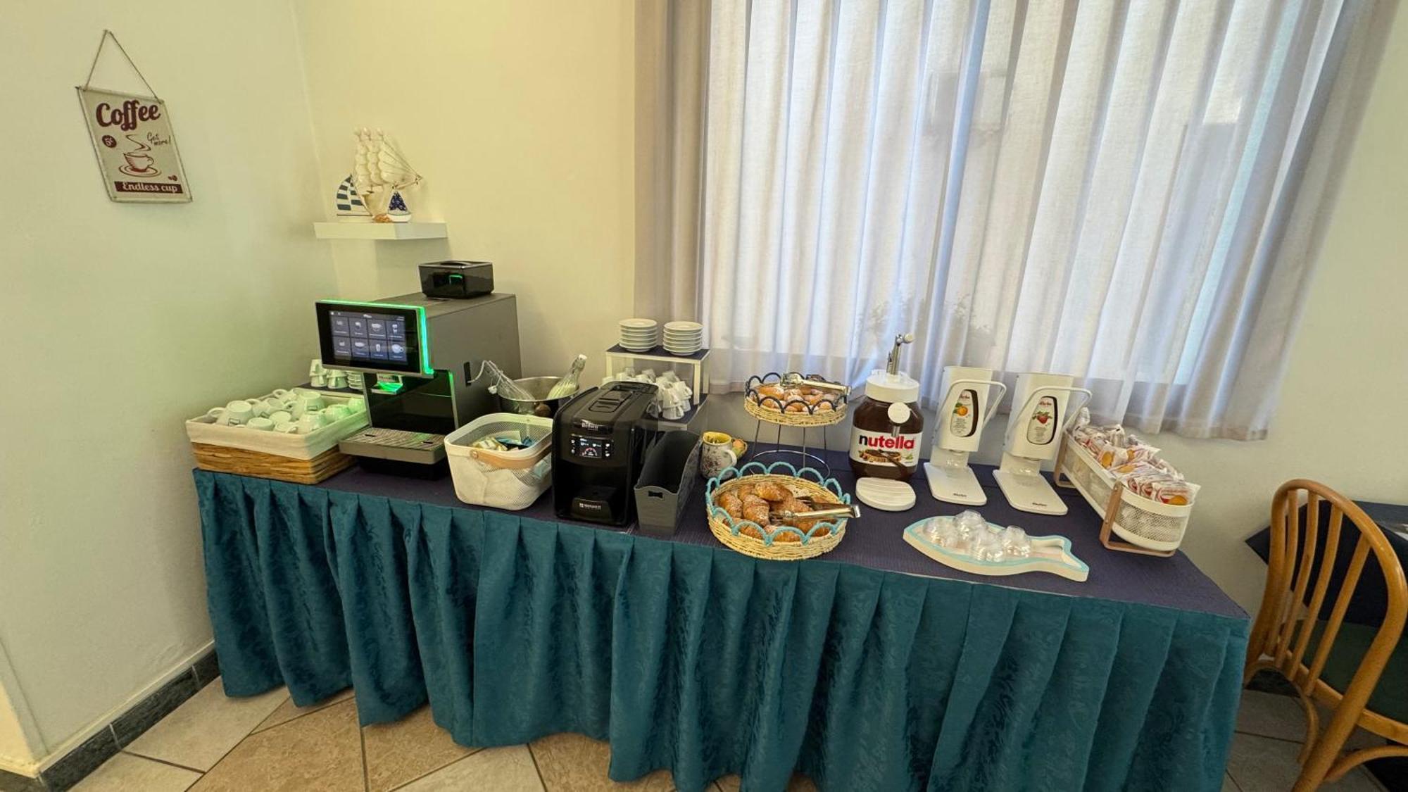 Hotel Oltremar B&B Cattolica Luaran gambar